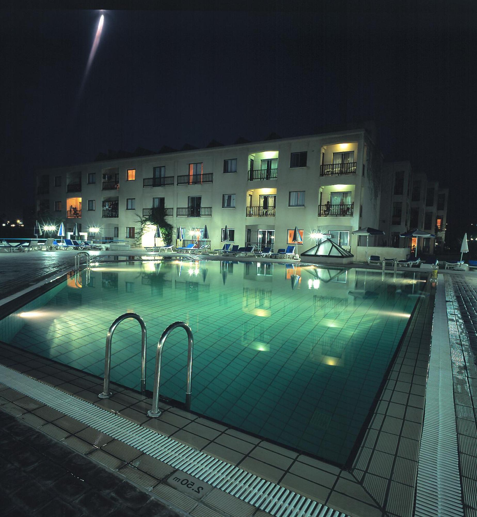 Helios Bay Hotel And Suites Paphos Exteriér fotografie